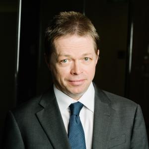 Head and shoulders shot of Professor Simon Swain